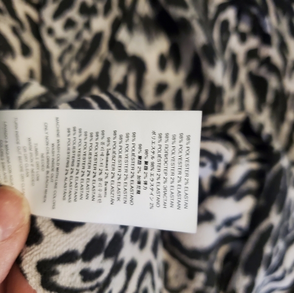 NWT Michael Michael Kors Animal Print Blouse Size L/XL, Ret. $98 - Picture 8 of 10
